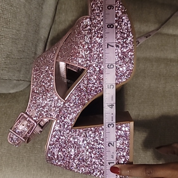 NWT!! Gianni Bini Platform Sandals - Picture 9 of 10